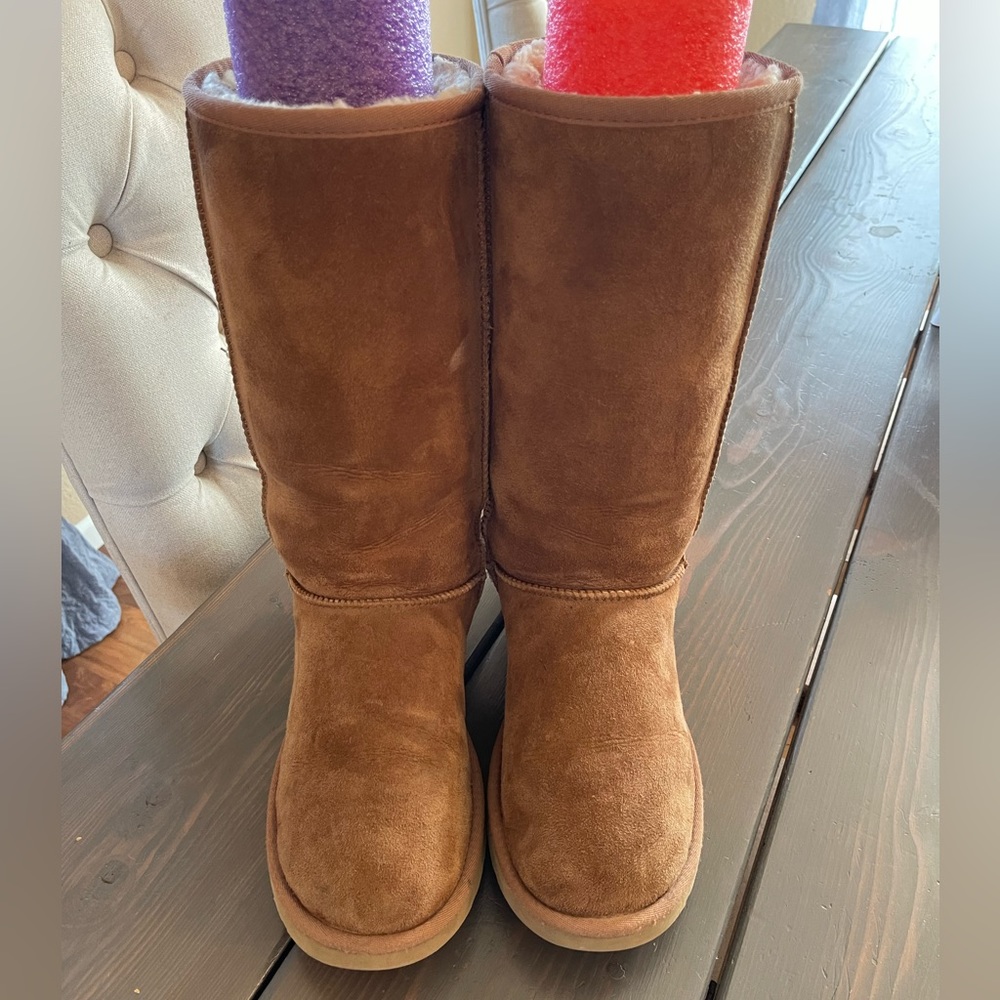 Ugg tall chestnut size 8